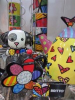 Britto Teapot, spoon rest & cups 